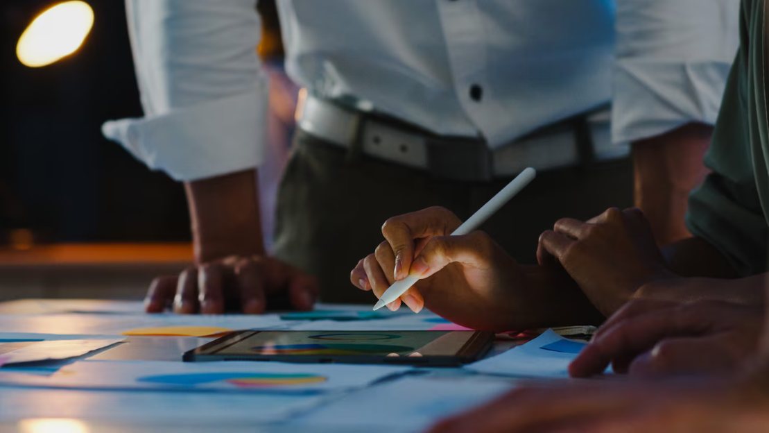 chrome
2024/10/23 , 07:41:58
Free Photo | Group of Asia young creative people in smart casual wear discussing business brainstorming - Google Chrome